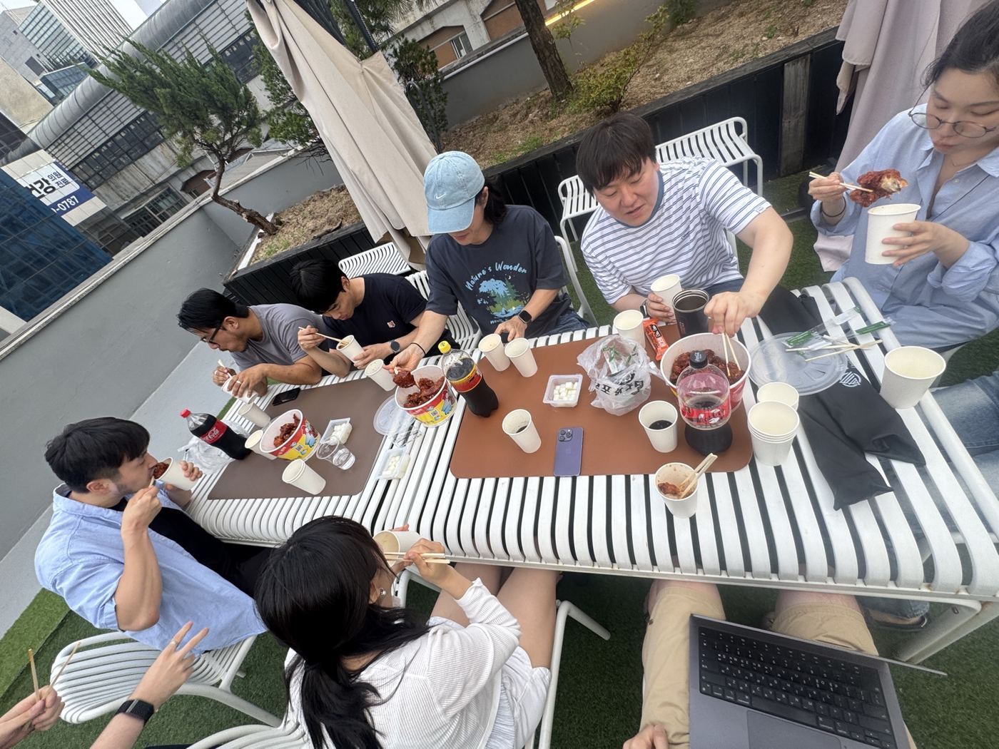 남기지 못하고 흘려보낸 순간들